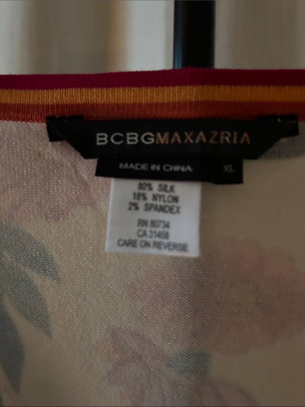 2 Items: BCBGMaxAzria Floral V-Neck 80% Silk Sweater And Tommy Hilfiger Legging - Picture 3 of 7